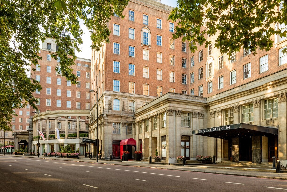 JW Marriott Grosvenor House London exterior, representative of the Marriott Bonvoy properties accessible via Chase Ultimate Rewards transfer partners